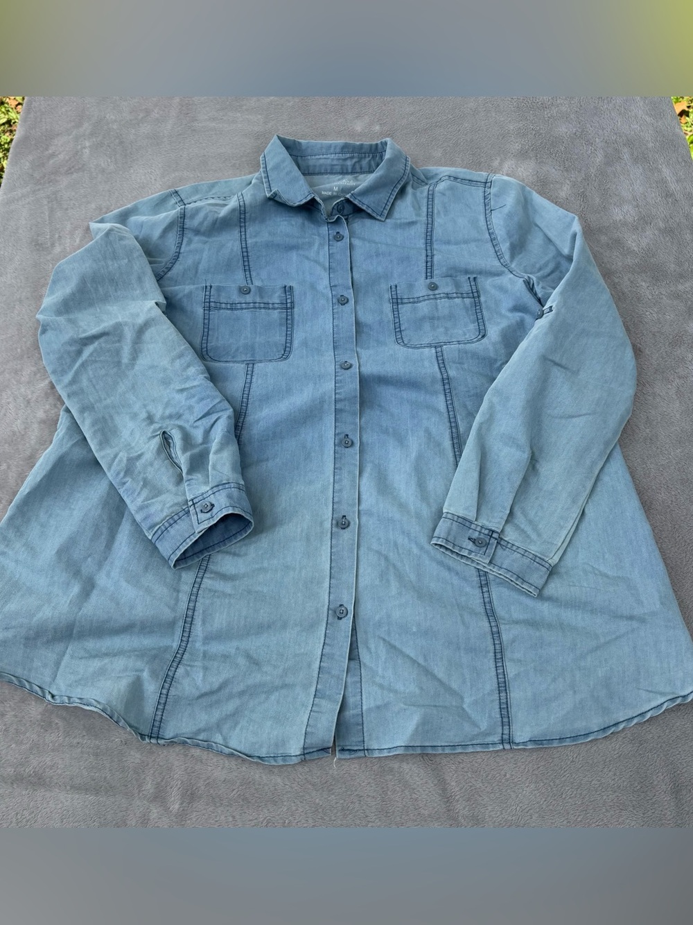 Flutter & Kick Maternity Blouse Button Up Denim Style Size Medium
